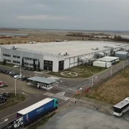 Fabrica Aptiv din Ineu se închide, aproape 1.000 de angajați vor fi concediați